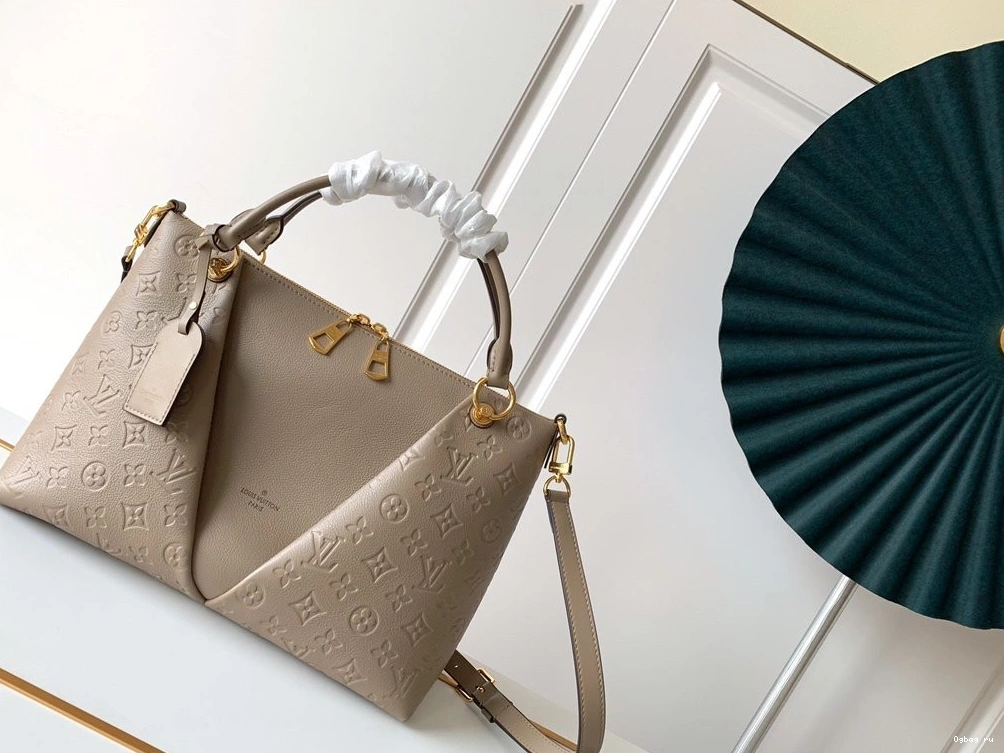 VUITTON MM V LOUIS TOTE 0723